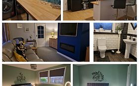175 On Clyde - Spacious & Cosy Cedar Wood Bungalow